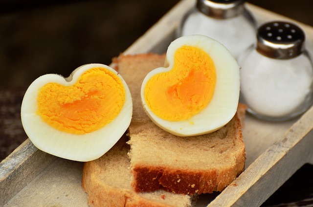 Numero di calorie di un uovo sodo di gallina
